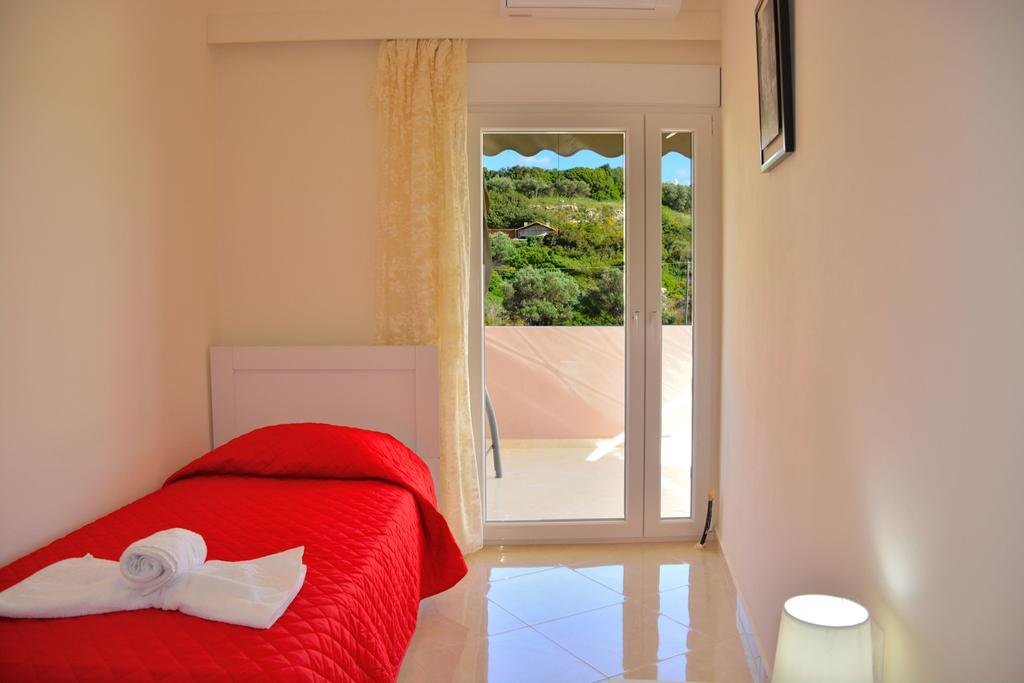 Luxury Suites In Stavromenos Bagian luar foto